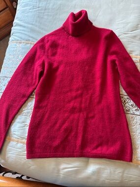 Classic Women's Turtleneck Sweater in Deep Pink